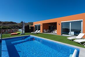 Chalet in Maspalomas With Heated Pool