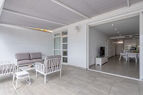 Apartment in Playa de Mogan With Sea Views