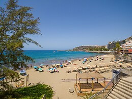 Apartment in Playa de Mogan With Sea Views