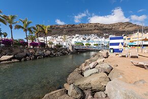 Apartment in Playa de Mogan With Sea Views