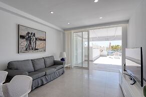 Apartment in Playa de Mogan With Sea Views