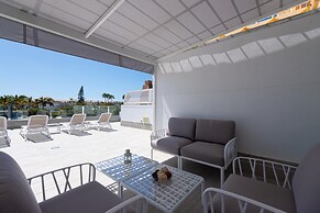 Apartment in Playa de Mogan With Sea Views