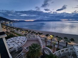 Bes' Sea View Studio