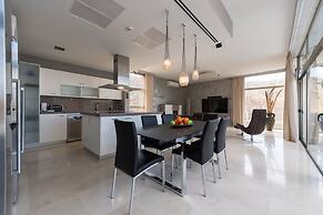 Villa in Anfi Tauro Near Beach & Golf