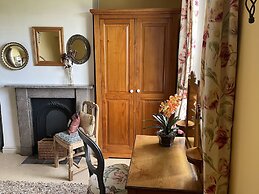 10 Upper Linney