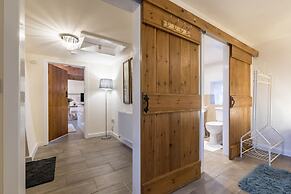 The Stables at Brambles Farm - Sleeps 2, Wifi
