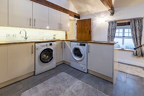 The Stables at Brambles Farm - Sleeps 2, Wifi