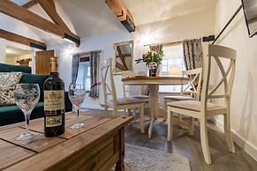 The Stables at Brambles Farm - Sleeps 2, Wifi