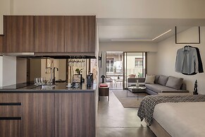 THE NIXON Suite and Apartments Hotel