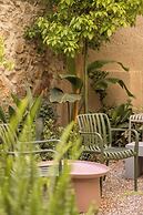 THE NIXON Suite and Apartments Hotel