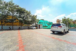 Fabhotel Mani’S Residency
