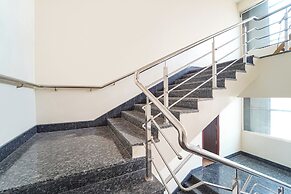 Fabhotel Mani’S Residency