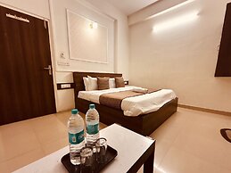 Fabhotel Majestic Heights