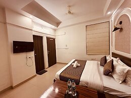 Fabhotel Majestic Heights