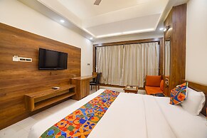 Fabhotel New Mohit Regency