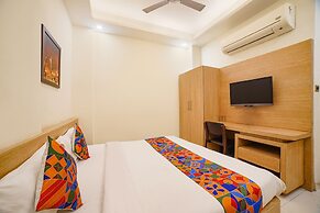 Fabhotel New Mohit Regency