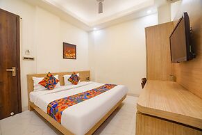 Fabhotel New Mohit Regency