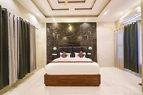 Fabhotel Paradise