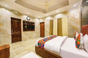 Fabhotel Paradise