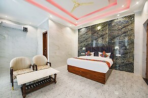 Fabhotel Paradise