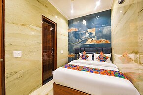 Fabhotel Paradise