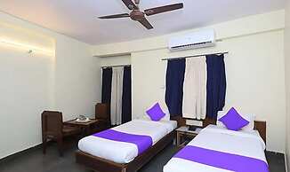 Fabhotel Devpriya
