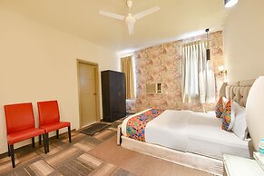 Fabhotel Vintage Inn
