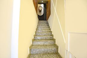 Fabhotel Vintage Inn