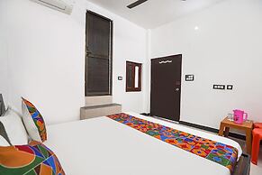 Fabhotel Om Palace