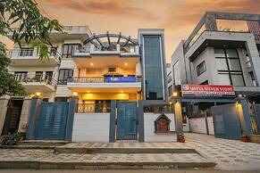 Fabhotel Silver Stone