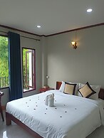 Dok Champa Hotel