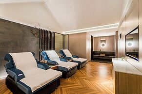 Grand Honor Hotel