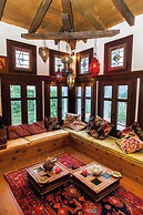 260m2 Unique Mountain House in Lilea Parnasos