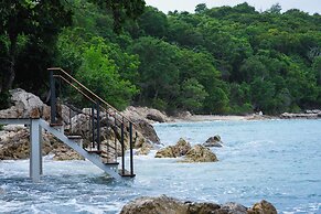 Kira Baya Koh Samed