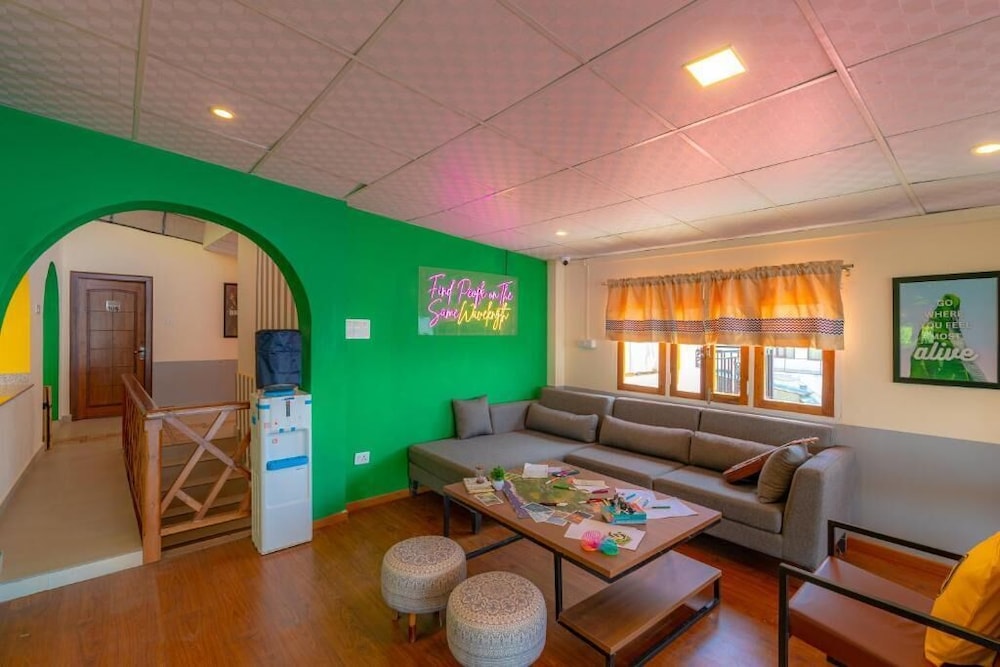 The Hosteller Mussoorie, Mall Road