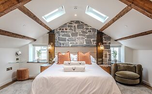 Suites at Derby House