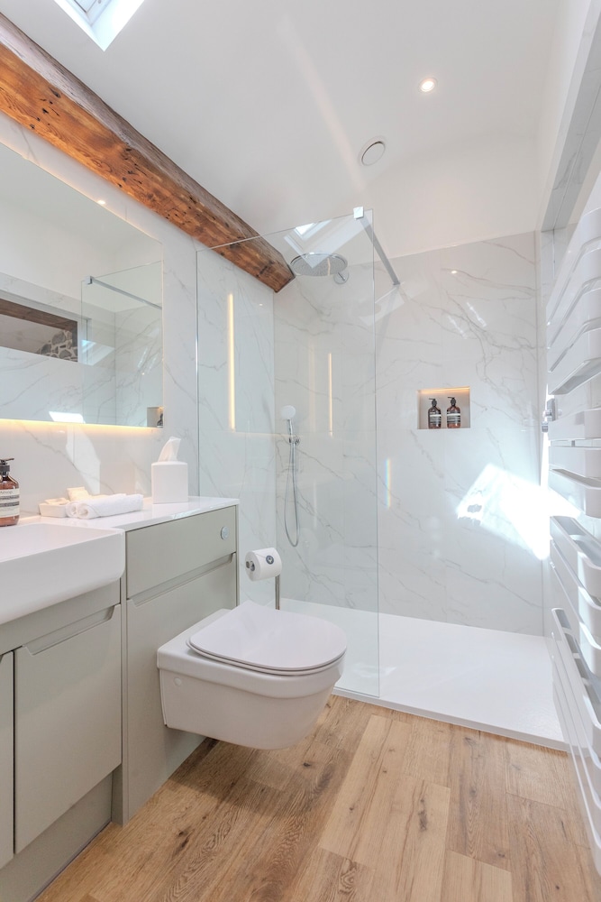 Suites at Derby House