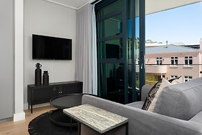 Central Secure Modern Studio w Views Bantry Pad