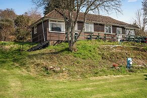 2 Bed Chalet - Sleeps 3 - River and Mountain Views