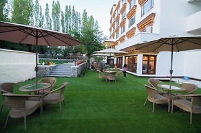 Tsokar Retreat