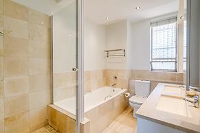 Camps Bay Beachside 2bed w Sea View Cloud 9