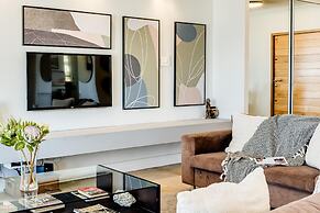 Camps Bay Beachside 2bed w Sea View Cloud 9