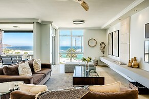 Camps Bay Beachside 2bed w Sea View Cloud 9
