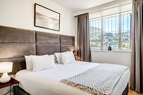 Camps Bay Beachside 2bed w Sea View Cloud 9