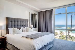 Camps Bay Beachside 2bed w Sea View Cloud 9