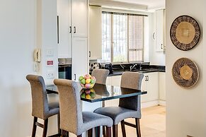 Camps Bay Beachside 2bed w Sea View Cloud 9
