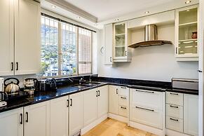 Camps Bay Beachside 2bed w Sea View Cloud 9