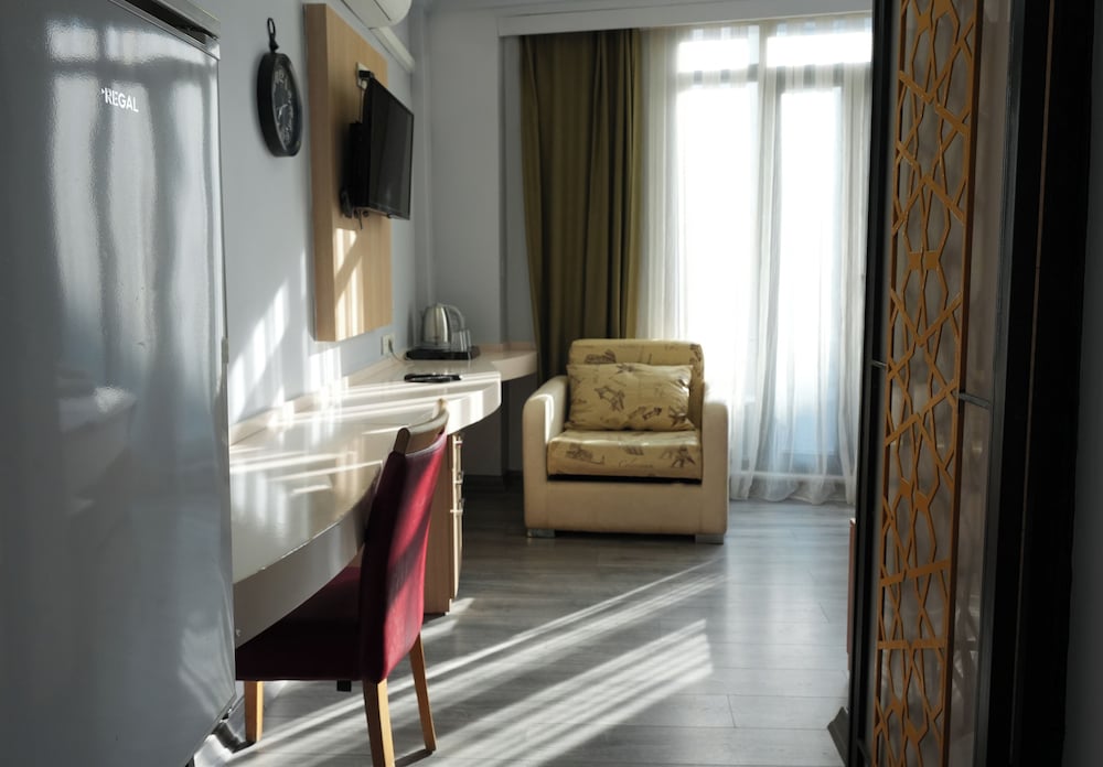 Brick House Hotel