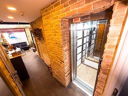Brick House Hotel
