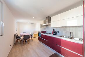 Pleasant 2BR flat next to Genoa Port